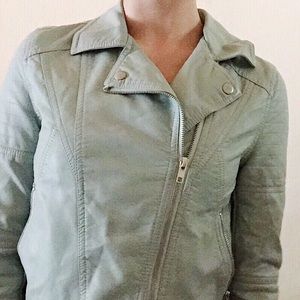 ❌SOLD❌Mint green faux leather jacket